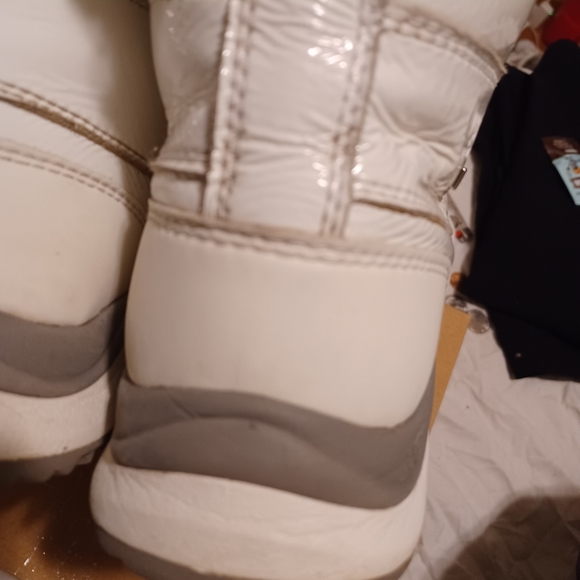 UGGS ADIRONDACK - Picture 11 of 16